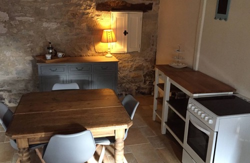 Corgnac-sur-l'Isle Cottage | Charming and peaceful character cottage for two!