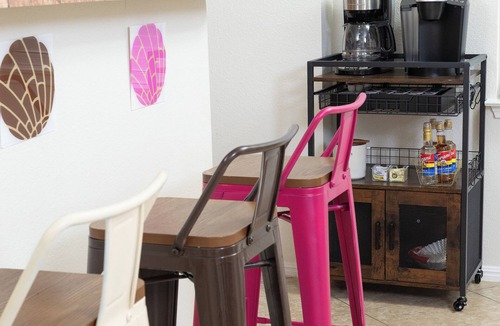 Arsenal House | Charming and Fun Downtown Home Walk to Riverwalk