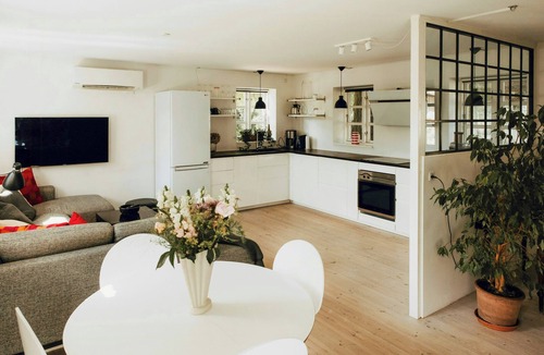 Dronningmolle House | Charming and historic horse farm from the 1700s