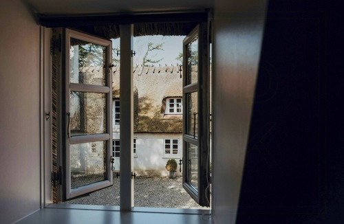 Dronningmolle House | Charming and historic horse farm from the 1700s