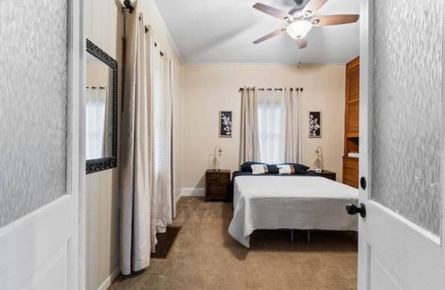 Martins Ferry House | Charming and quaint updated home