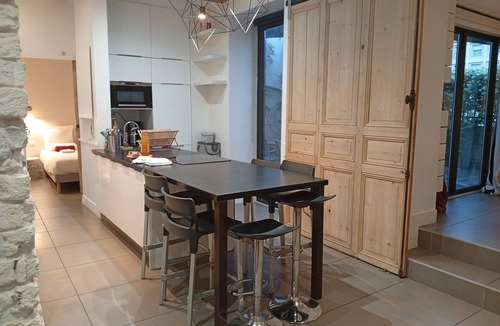 Gambetta Apartment | Charming and quiet central apartment