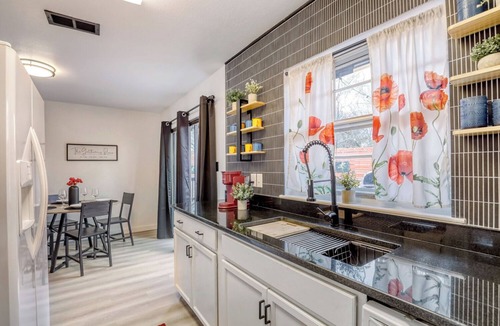 Georgetown House | Charming and Remodeled Home Near Square & SWU