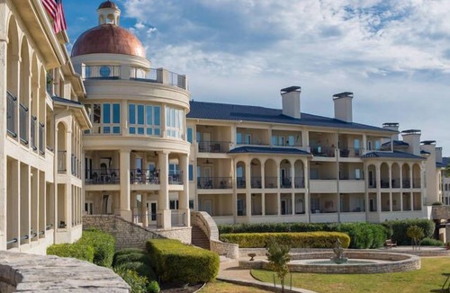 Highland Lake Estates Villa | Charming and spacious Villa with a big wrap around Balcony