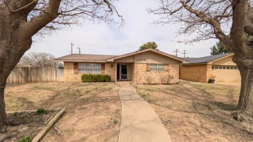 Lubbock House | Charming And Spacious Family Friendly 3BR