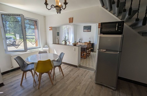 Montereau Cottage | Charming and Spacious Cottage near Montargis & Sully-sur-Loire with Private Garden and Parking