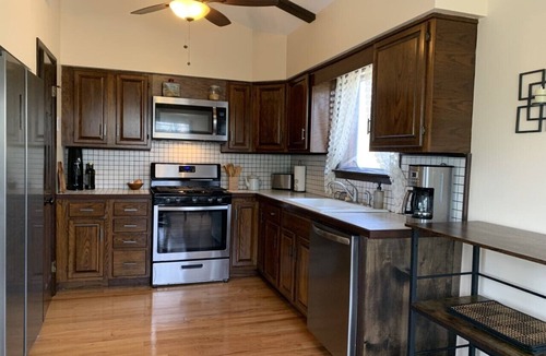 Hawley Ski Chalet | Charming and Tranquil Poconos Chalet in Lake Community