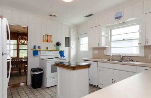 Wrightsville Beach House | Charming and comfortable historic beach cottage!