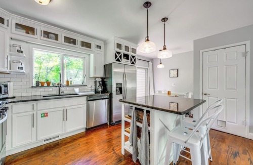 Mitchell House | Charming Ann Arbor Getaway w/Deck: Near Downtown!