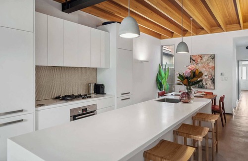 Annandale Apartment | Charming Annandale Oasis with Garage Parking