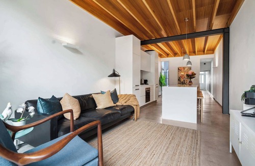 Annandale Apartment | Charming Annandale Oasis with Garage Parking