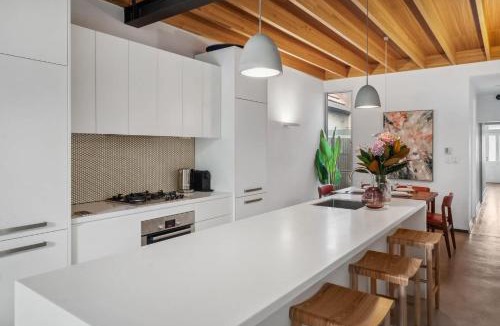 Annandale Apartment | Charming Annandale Oasis with Garage Parking