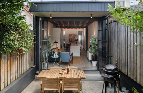 Annandale Apartment | Charming Annandale Oasis with Garage Parking