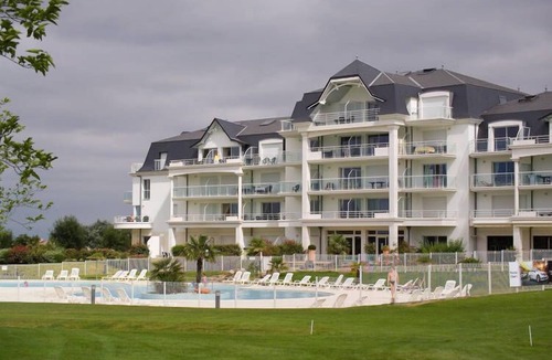 L'Aiguillon-sur-Vie Apartment | Charming apartment located at a golf course