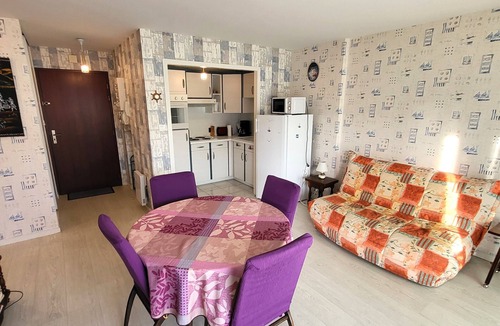 Les Sables d'Olonne Apartment | Charming apt with terrace, parking, near beach and shops