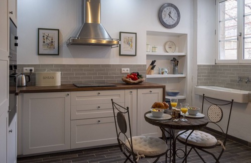 Caunes-Minervois Condo | Charming apartment in maison de maître