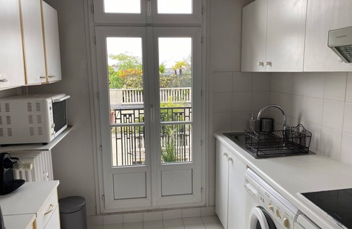 Levallois-Perret Apartment | Charming apartment with unobstructed view, on the top floor of a peaceful building.