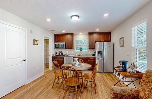 Fernandina Beach Apartment | Charming apartment with beautiful marsh views and shared patio