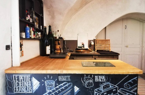 Fons-sur-Lussan Apartment | Charming Apartment Near Uzes And Lussan
