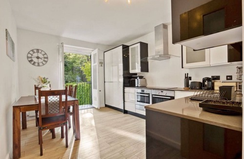 Earl's Court Apartment | Charming Apartment Earls Court