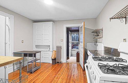 Village of New York Mills Apartment | Charming apartment with AC in lovely New York Mills