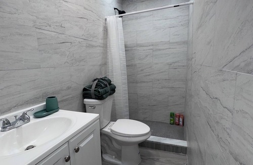 Graniteville Apartment | Charming apartment in serene Staten Island