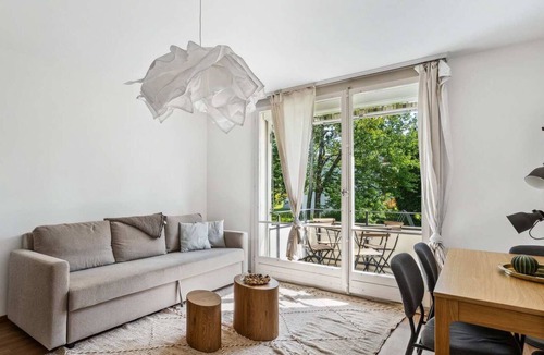 Seebach Apartment | Charming Apartment 15 Mins from City Life