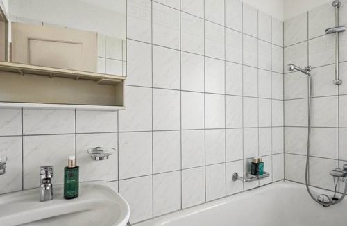 Seebach Apartment | Charming Apartment 15 Mins from City Life