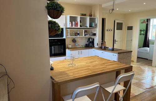 Feuillat Desgenettes Apartment | Charming apartment - 4P