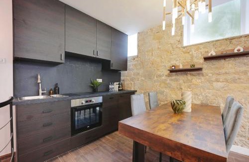 Croulebarbe Apartment | Charming apartment - AC- 2BD-8P - Port Royal