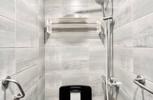 Combat Apartment | Charming Apartment – Buttes-Chaumont