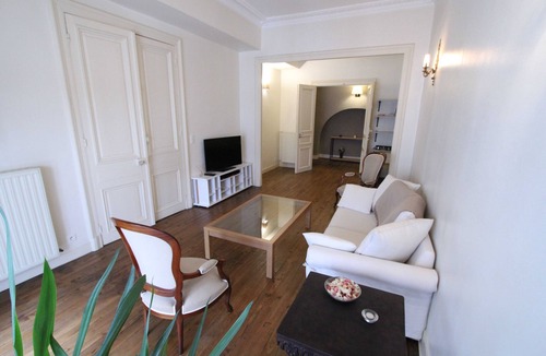 Centre Ville Apartment | Charming apartment downtown Pau (64)