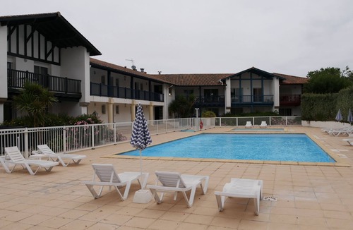 Bassussarry Apartment | CHARMING APARTMENT ON MAKILA GOLF COURSE WITH SWIMMING POOL, NEAR BIARRITZ&ANGLET