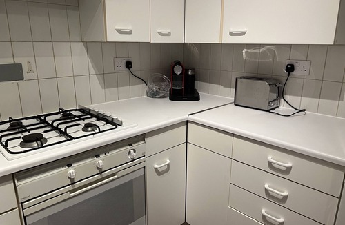 Holland Park Apartment | Charming Apartment garden view