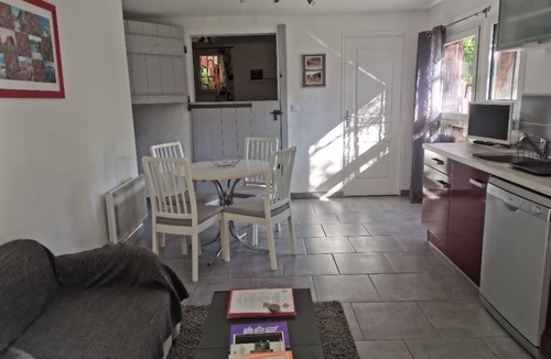 Ascain Apartment | Charming apartment, in an authentic setting, private terrace.