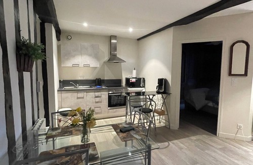 Lanvallay Apartment | Charming Apartment in Dinan