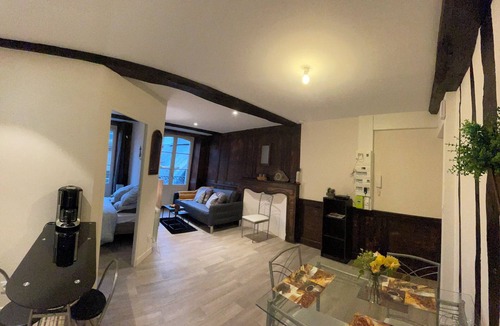 Lanvallay Apartment | Charming Apartment in Dinan