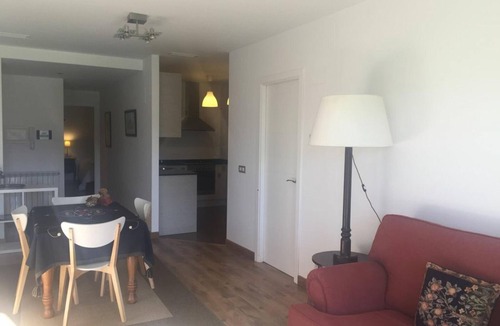 Jaca Apartment | Charming Apartment in Jaca with Terrace and Parking