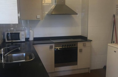 Jaca Apartment | Charming Apartment in Jaca with Terrace and Parking