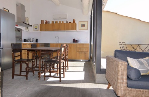 Meze Apartment | Charming apartment in Mèze, private terrace