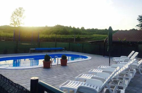 Rakovica Apartment | Charming apartment in Rakovica with shared pool - 35 sqm