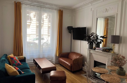 Quartier de l'Ecole-Militaire Apartment | Charming apartment in the heart of Paris