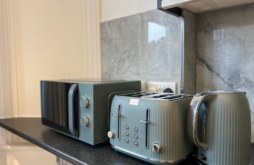 Ealing Broadway Apartment | Charming Apartment in West Ealing, free parking