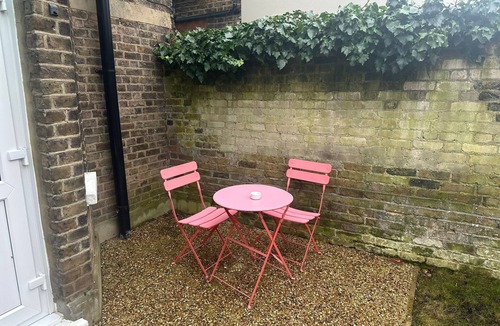 Ealing Broadway Apartment | Charming Apartment in West Ealing, free parking