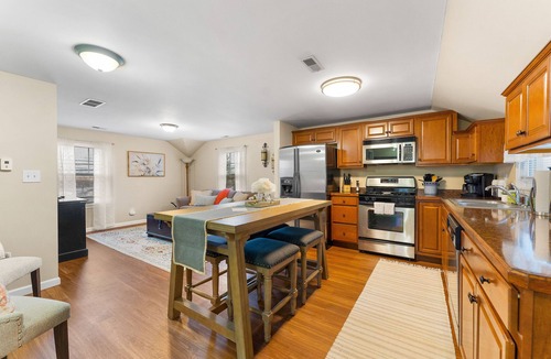 South Glens Falls Apartment | Charming apartment near the area's attractions with well-equipped kitchen & W/D