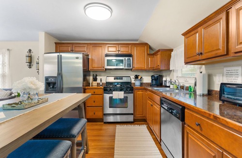 South Glens Falls Apartment | Charming apartment near the area's attractions with well-equipped kitchen & W/D