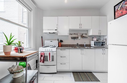 Bickford Park Apartment | Charming Apartment near UofT. Ossington/Bloor