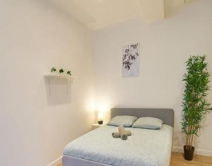 5th Arrondissement Apartment | Charming apartment on the Saône Quays