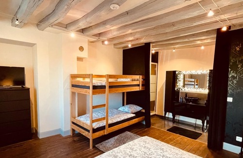Thiveral-Grignon Apartment | Charming apartment - Plaisir / Plaine de Versailles (ideal Pro)