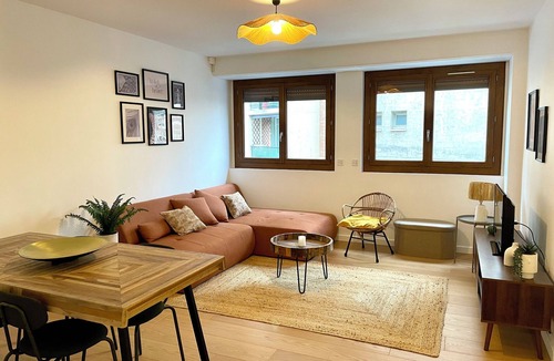 Le Rouet Apartment | Charming apartment right in the city center - August discount special